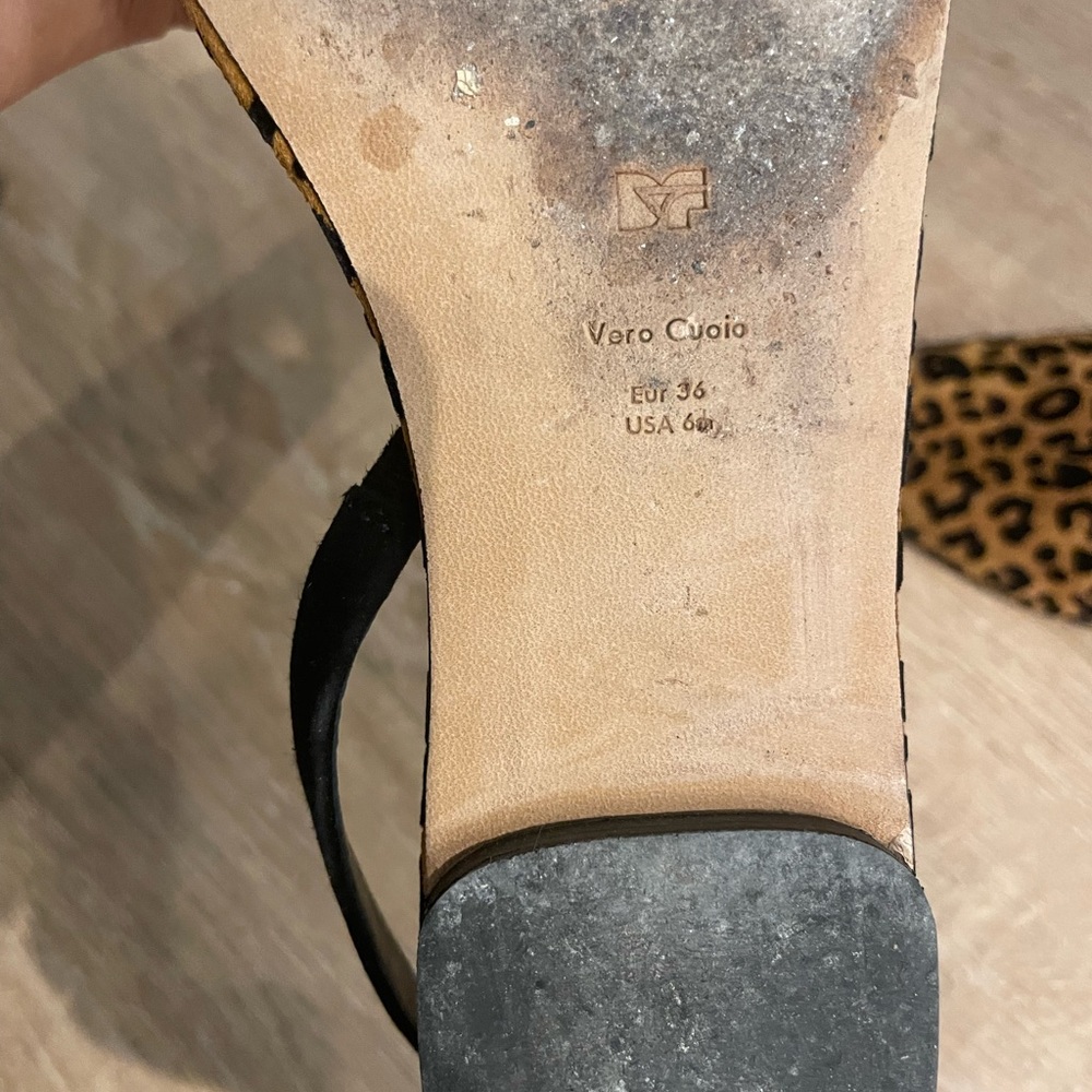 Super Chic Flat Shoes - image 2